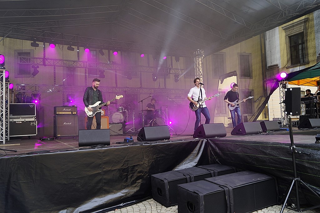 Przegląd Kapel Rockowych na dziedzińcu Akademii Rycerskiej