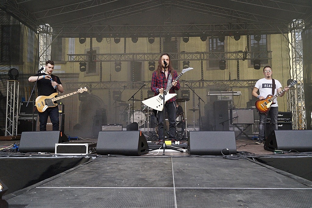 Przegląd Kapel Rockowych na dziedzińcu Akademii Rycerskiej