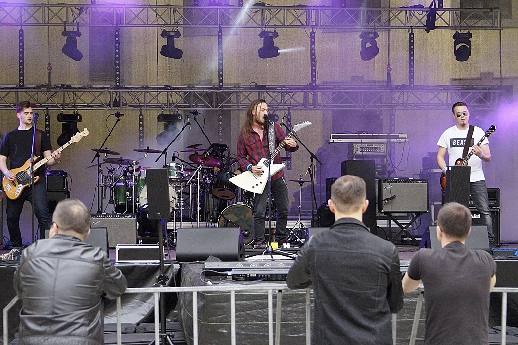 Przegląd Kapel Rockowych na dziedzińcu Akademii Rycerskiej