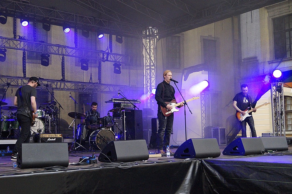 Przegląd Kapel Rockowych na dziedzińcu Akademii Rycerskiej