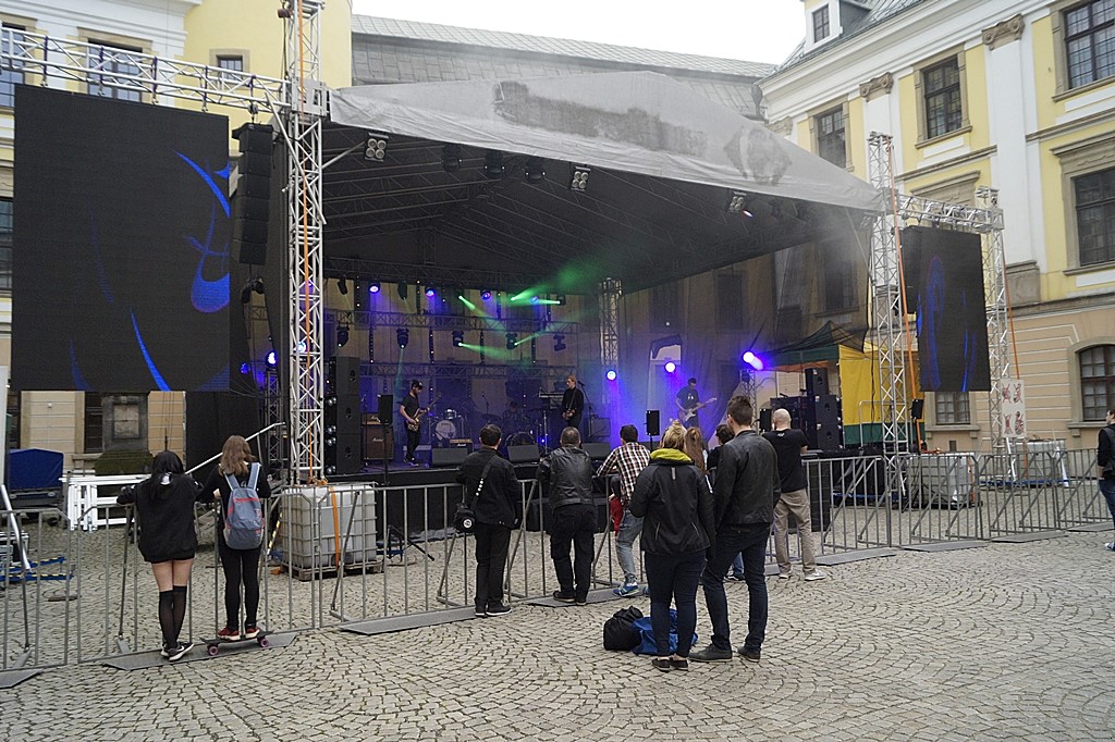 Przegląd Kapel Rockowych na dziedzińcu Akademii Rycerskiej