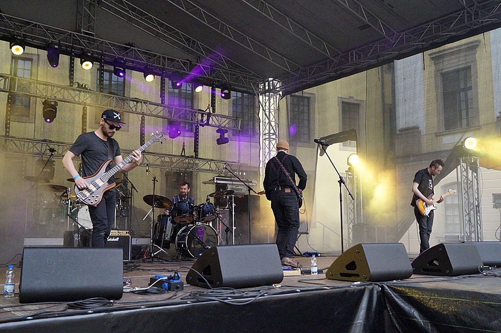 Przegląd Kapel Rockowych na dziedzińcu Akademii Rycerskiej