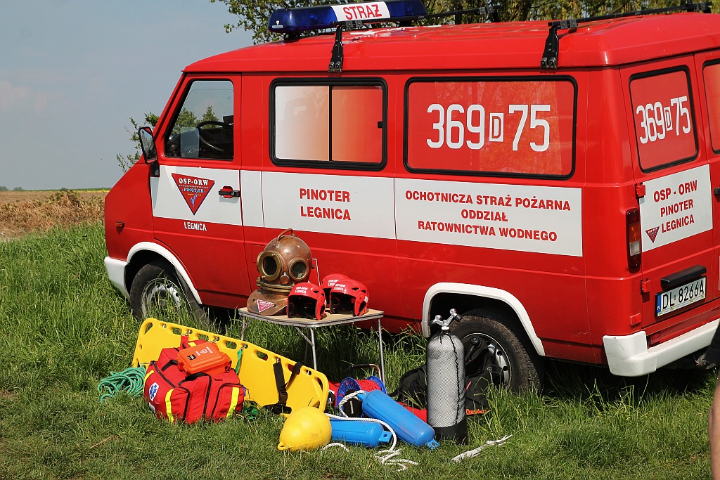 OSP-ORW Pinoter przyłączył się do akcji sprzątania jeziora