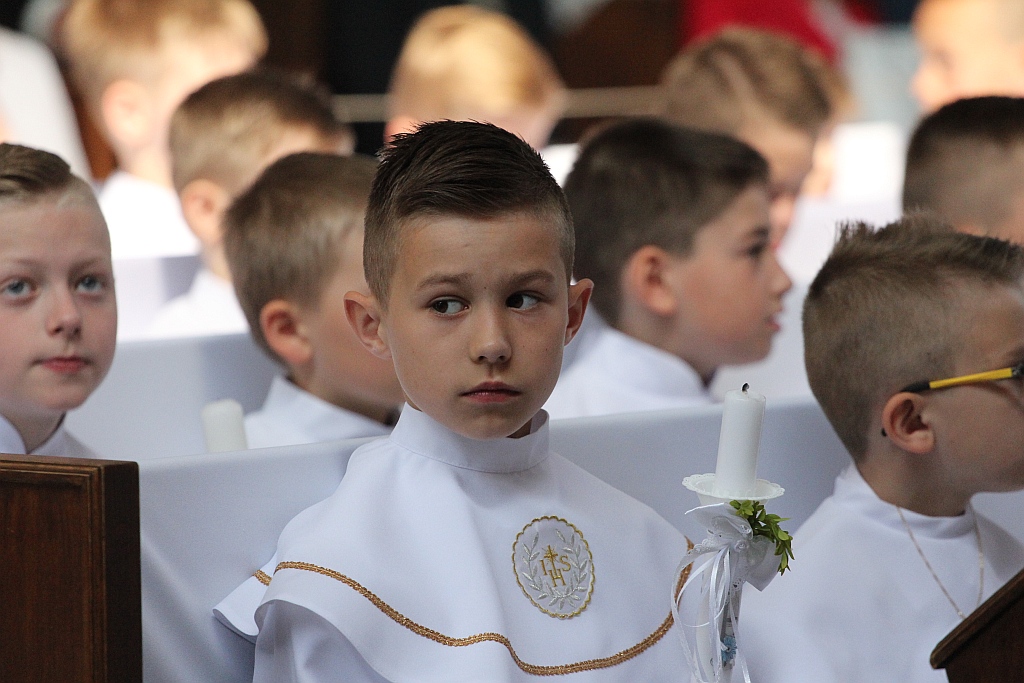 Pierwsza Komunia święta w kościele Matki Bożej Królowej Polski
