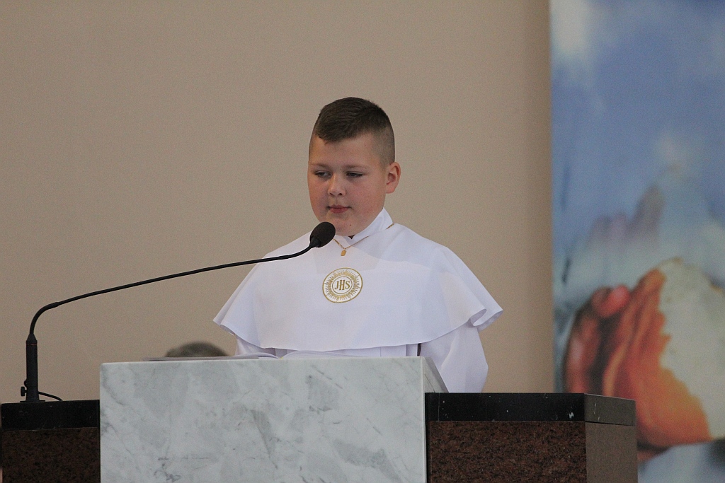 Pierwsza Komunia święta w kościele Matki Bożej Królowej Polski