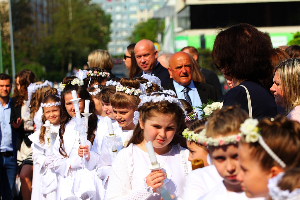 Pierwsza Komunia święta w kościele Matki Bożej Królowej Polski