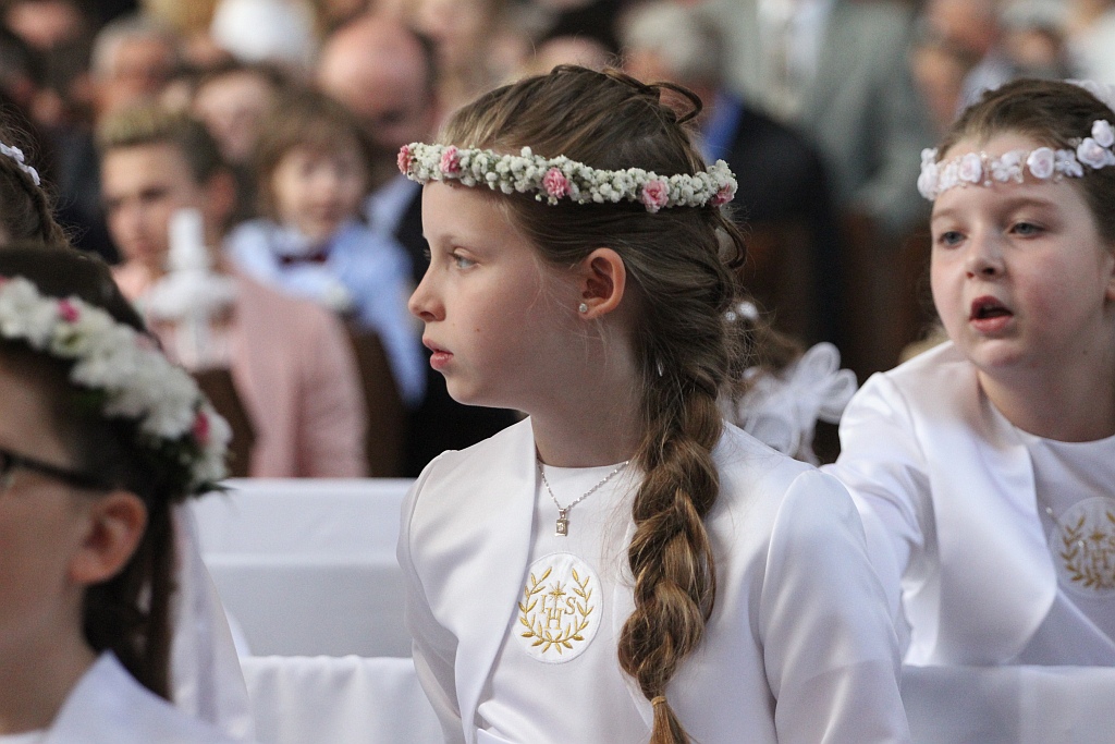Pierwsza Komunia święta w kościele Matki Bożej Królowej Polski