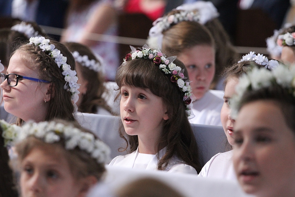 Pierwsza Komunia święta w kościele Matki Bożej Królowej Polski