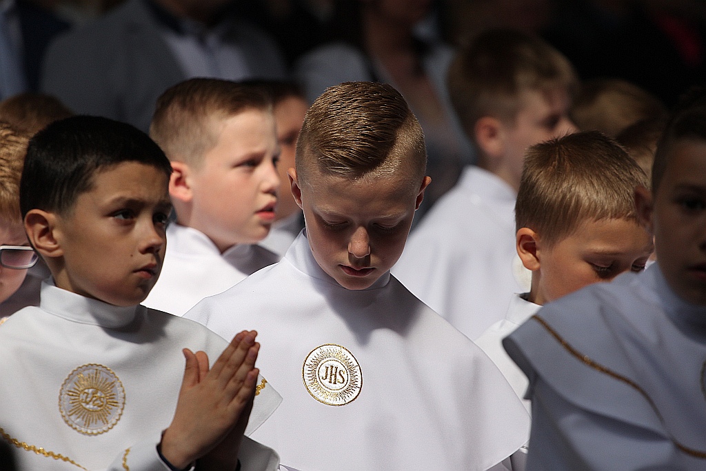 Pierwsza Komunia święta w kościele Matki Bożej Królowej Polski