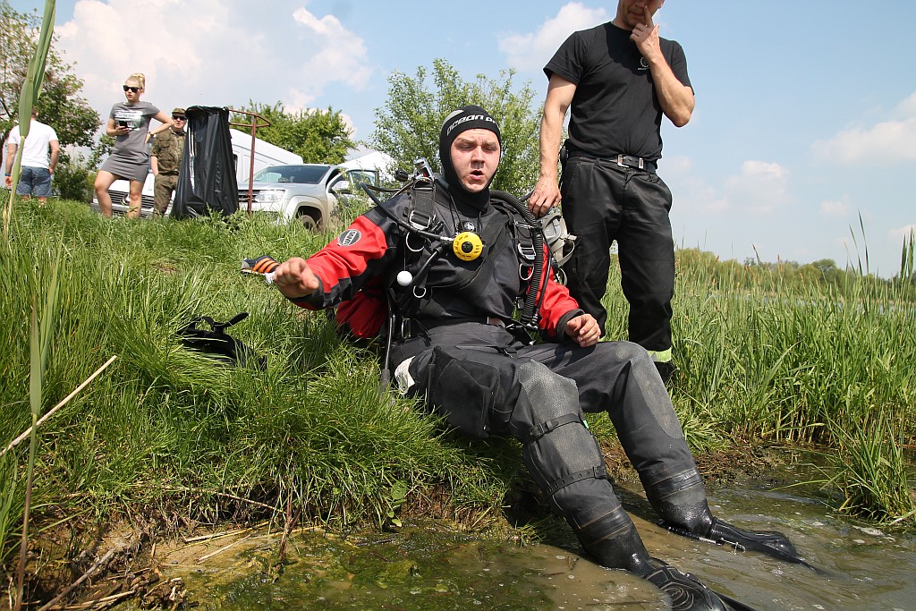 OSP-ORW Pinoter przyłączył się do akcji sprzątania jeziora