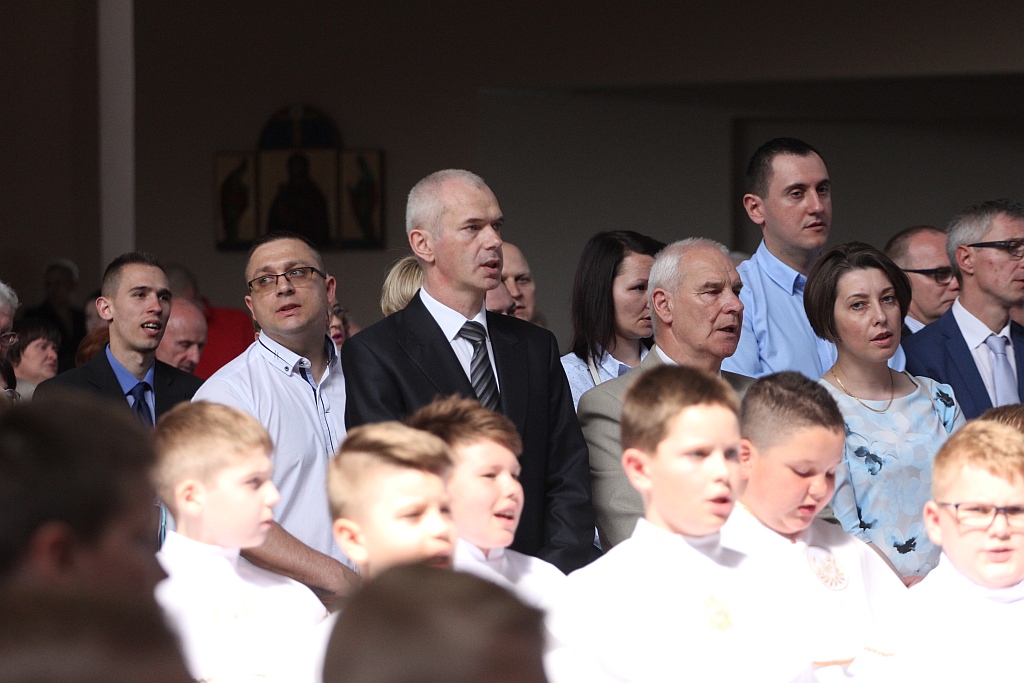 Pierwsza Komunia święta w kościele Matki Bożej Królowej Polski