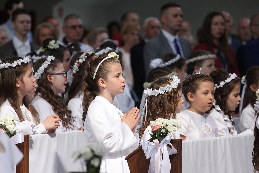 Pierwsza Komunia święta w kościele Matki Bożej Królowej Polski