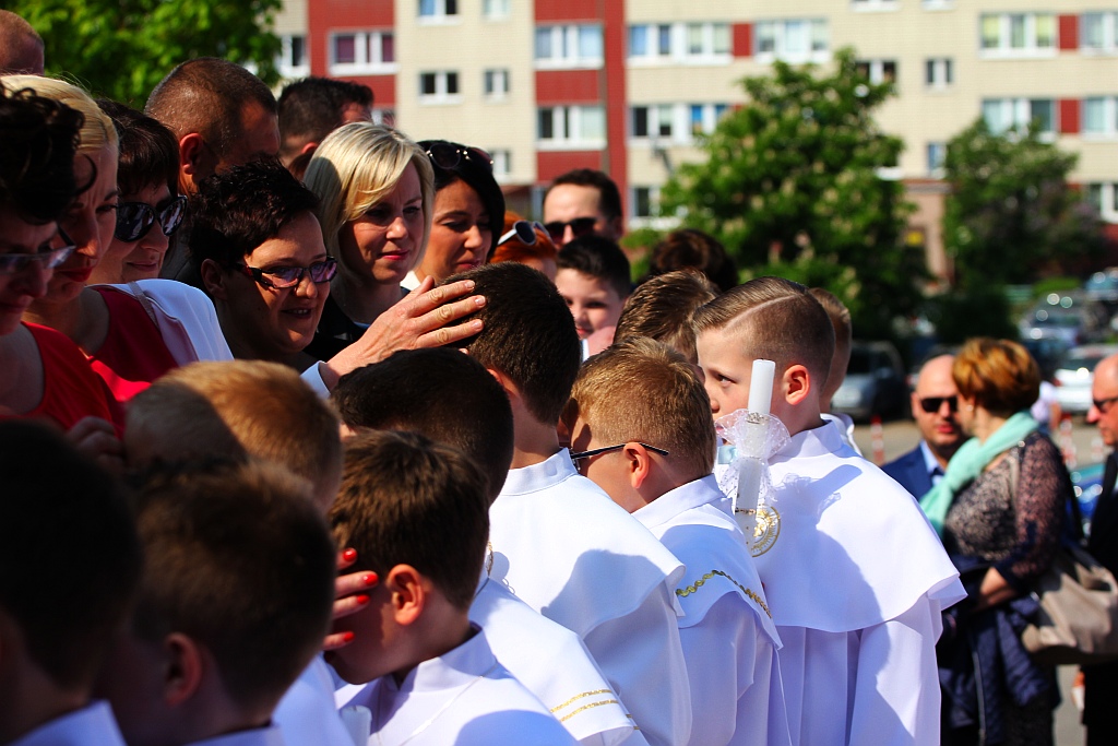 Pierwsza Komunia święta w kościele Matki Bożej Królowej Polski