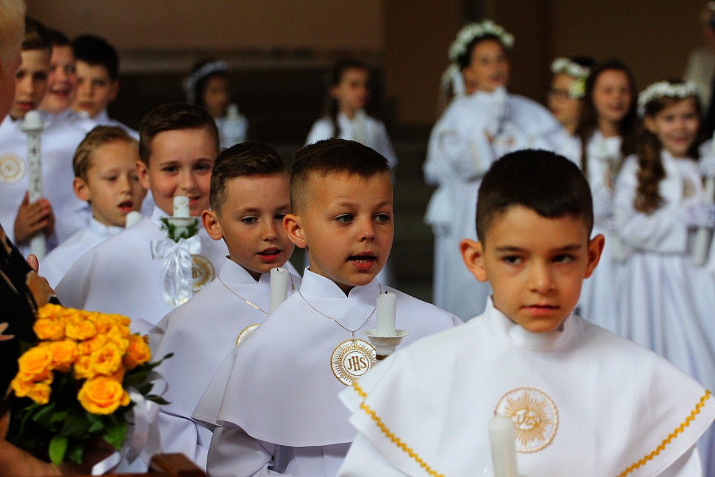 Pierwsza Komunia święta w kościele Matki Bożej Królowej Polski