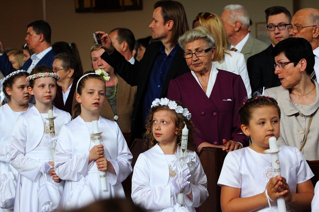Pierwsza Komunia święta w kościele Matki Bożej Królowej Polski