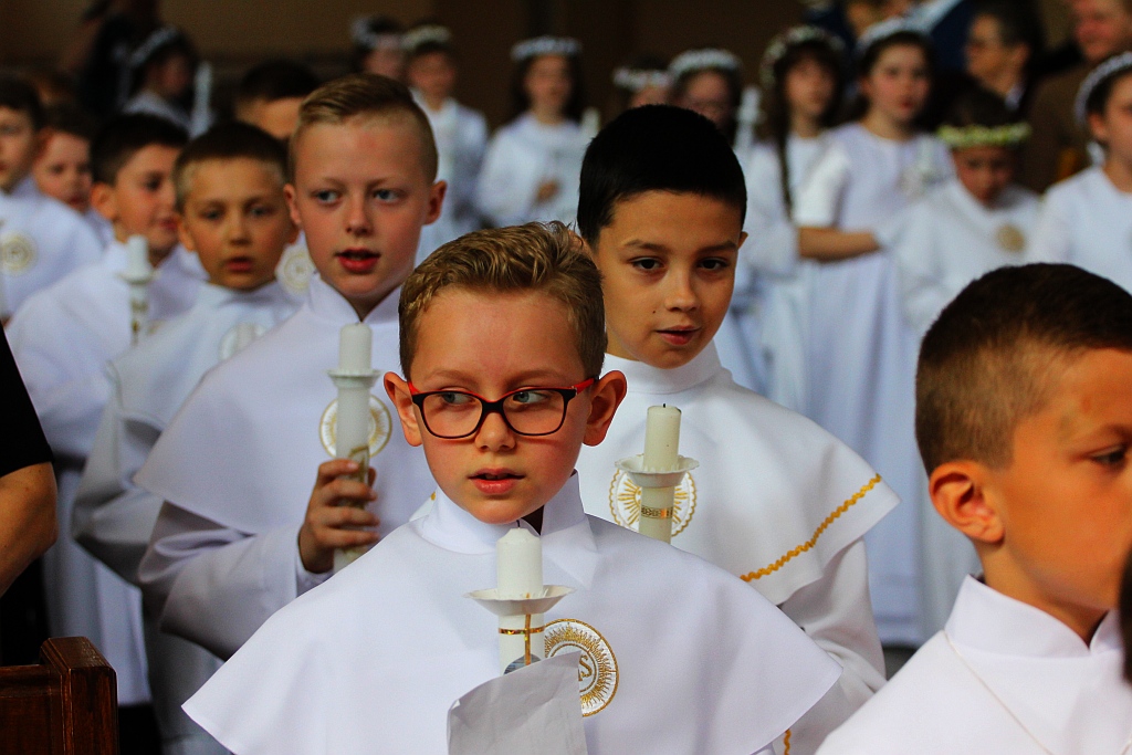 Pierwsza Komunia święta w kościele Matki Bożej Królowej Polski