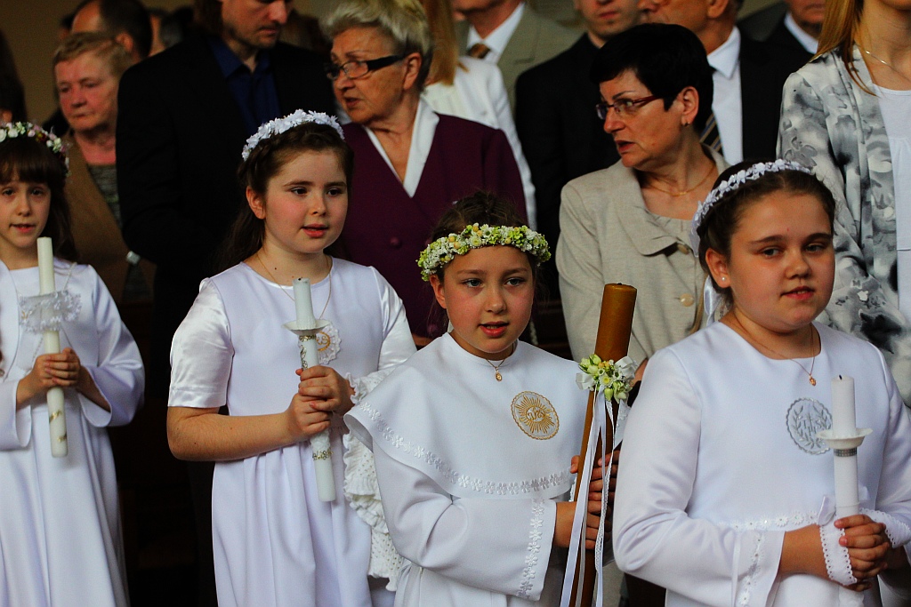 Pierwsza Komunia święta w kościele Matki Bożej Królowej Polski