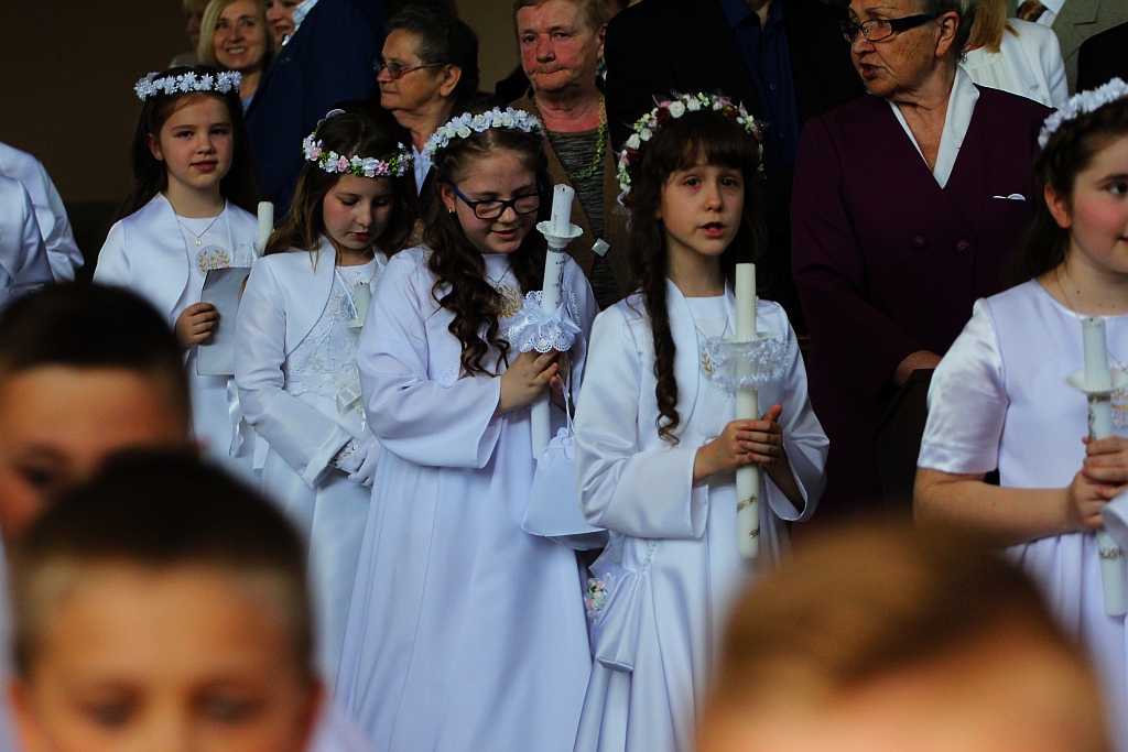 Pierwsza Komunia święta w kościele Matki Bożej Królowej Polski