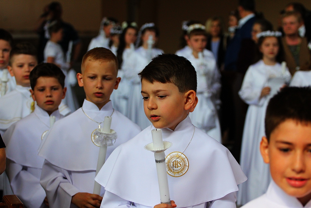Pierwsza Komunia święta w kościele Matki Bożej Królowej Polski