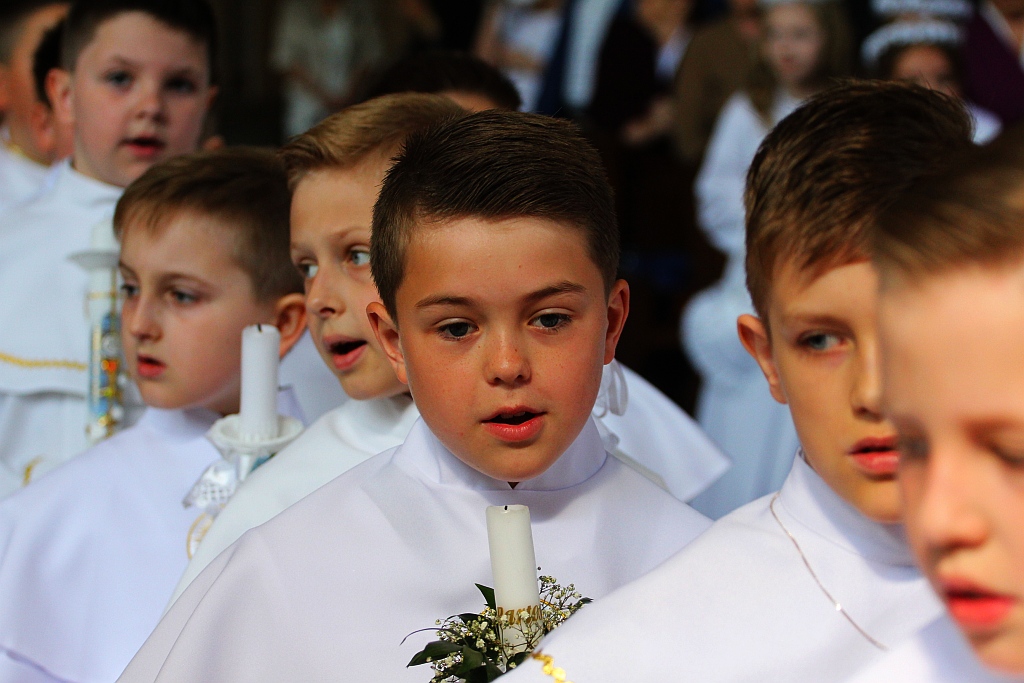 Pierwsza Komunia święta w kościele Matki Bożej Królowej Polski