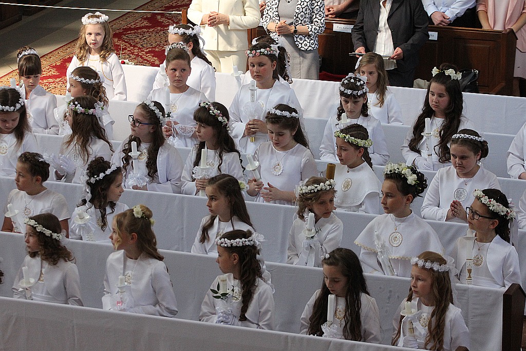 Pierwsza Komunia święta w kościele Matki Bożej Królowej Polski