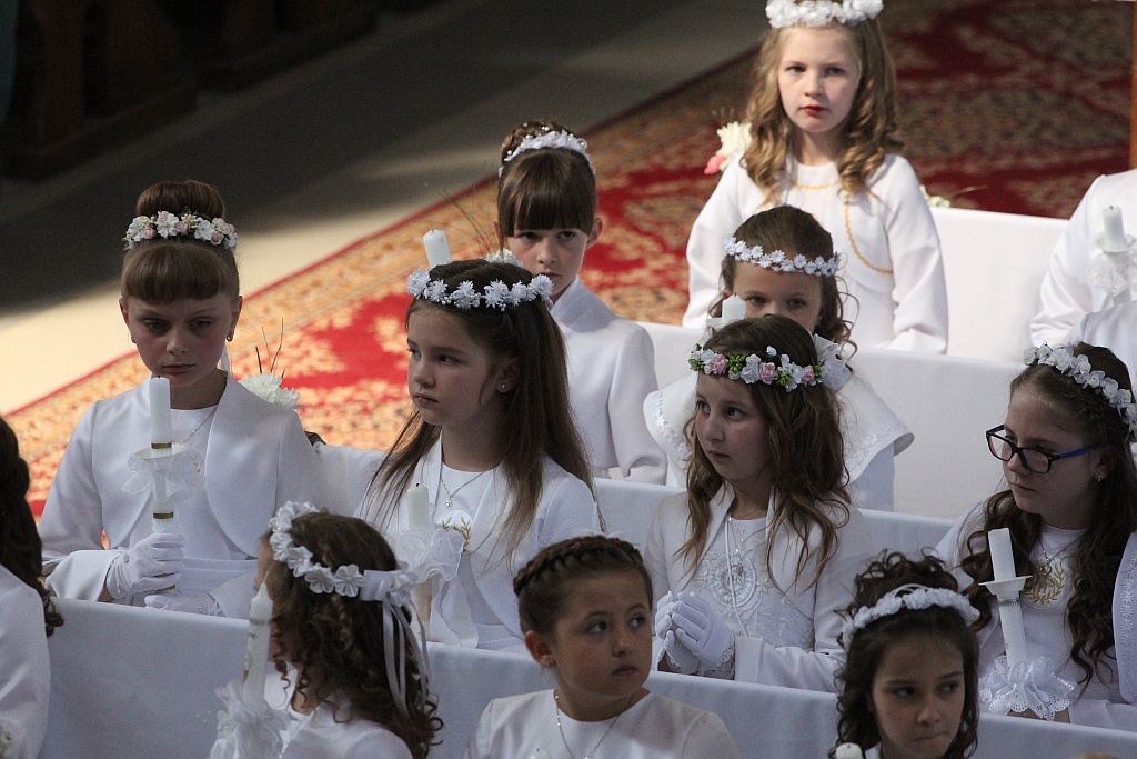 Pierwsza Komunia święta w kościele Matki Bożej Królowej Polski