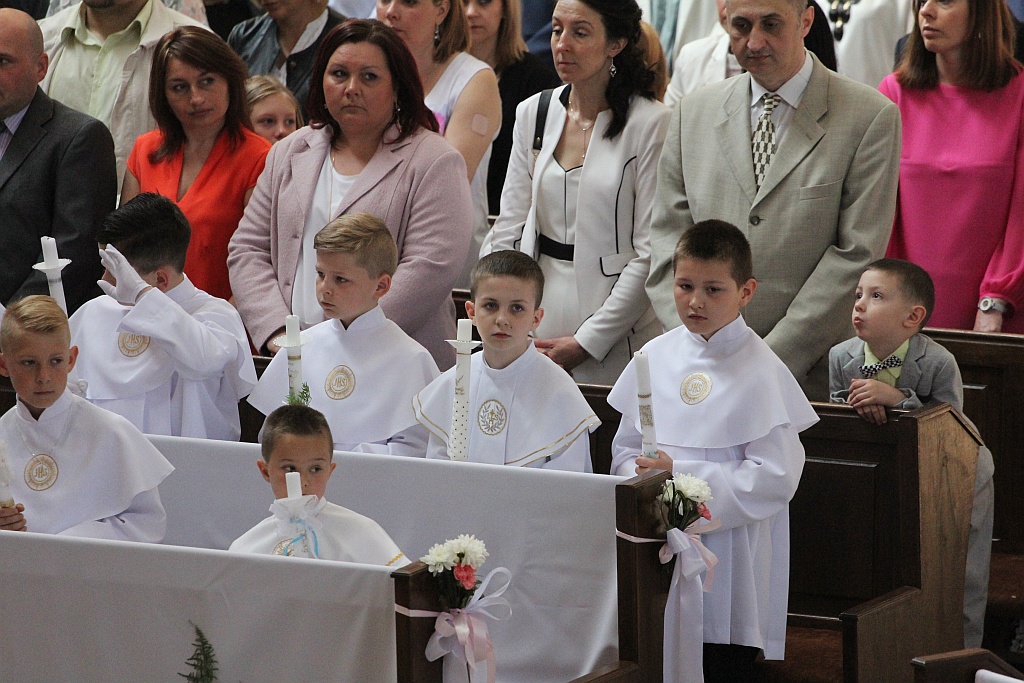 Pierwsza Komunia święta w kościele Matki Bożej Królowej Polski