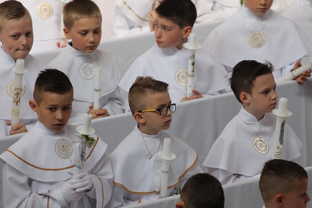 Pierwsza Komunia święta w kościele Matki Bożej Królowej Polski