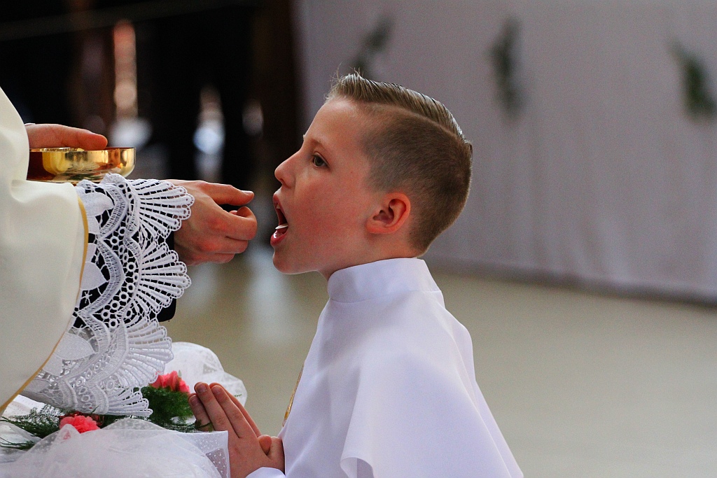 Pierwsza Komunia święta w kościele Matki Bożej Królowej Polski