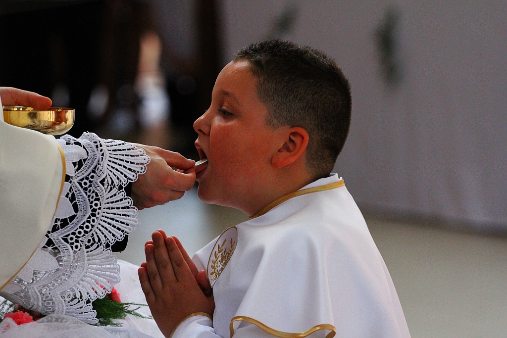 Pierwsza Komunia święta w kościele Matki Bożej Królowej Polski