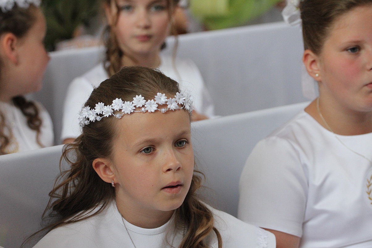Pierwsza Komunia święta w kościele Matki Bożej Królowej Polski