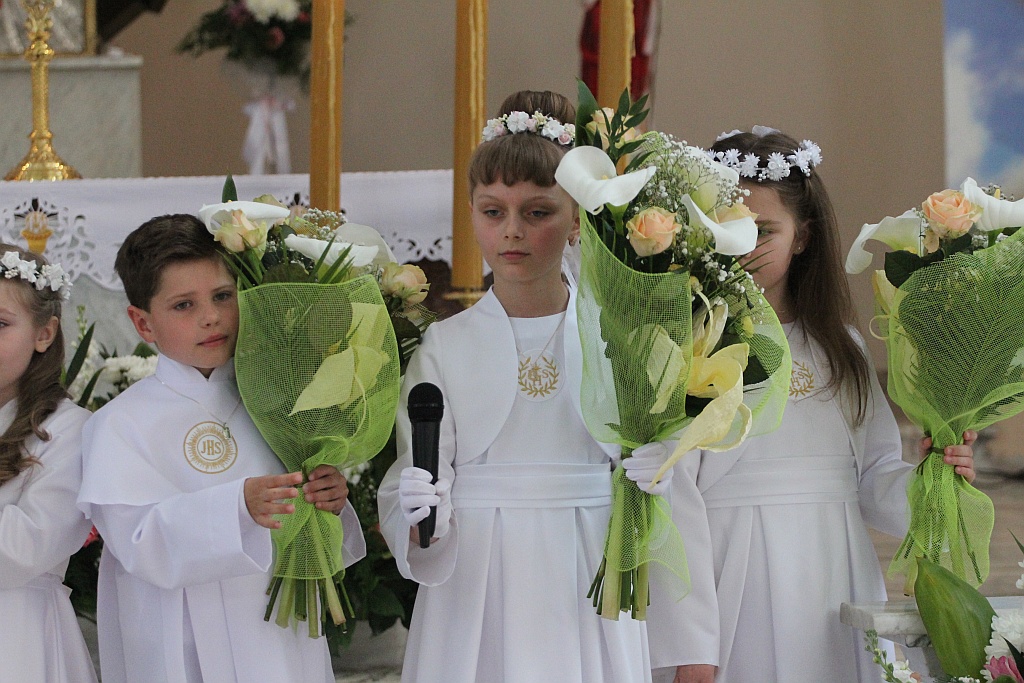 Pierwsza Komunia święta w kościele Matki Bożej Królowej Polski