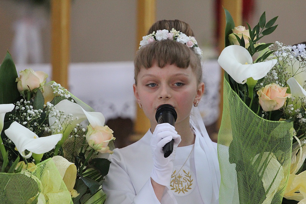 Pierwsza Komunia święta w kościele Matki Bożej Królowej Polski