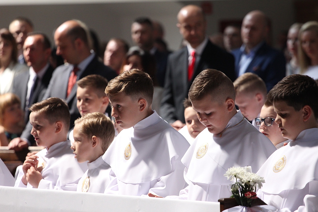 Pierwsza Komunia święta w kościele Matki Bożej Królowej Polski