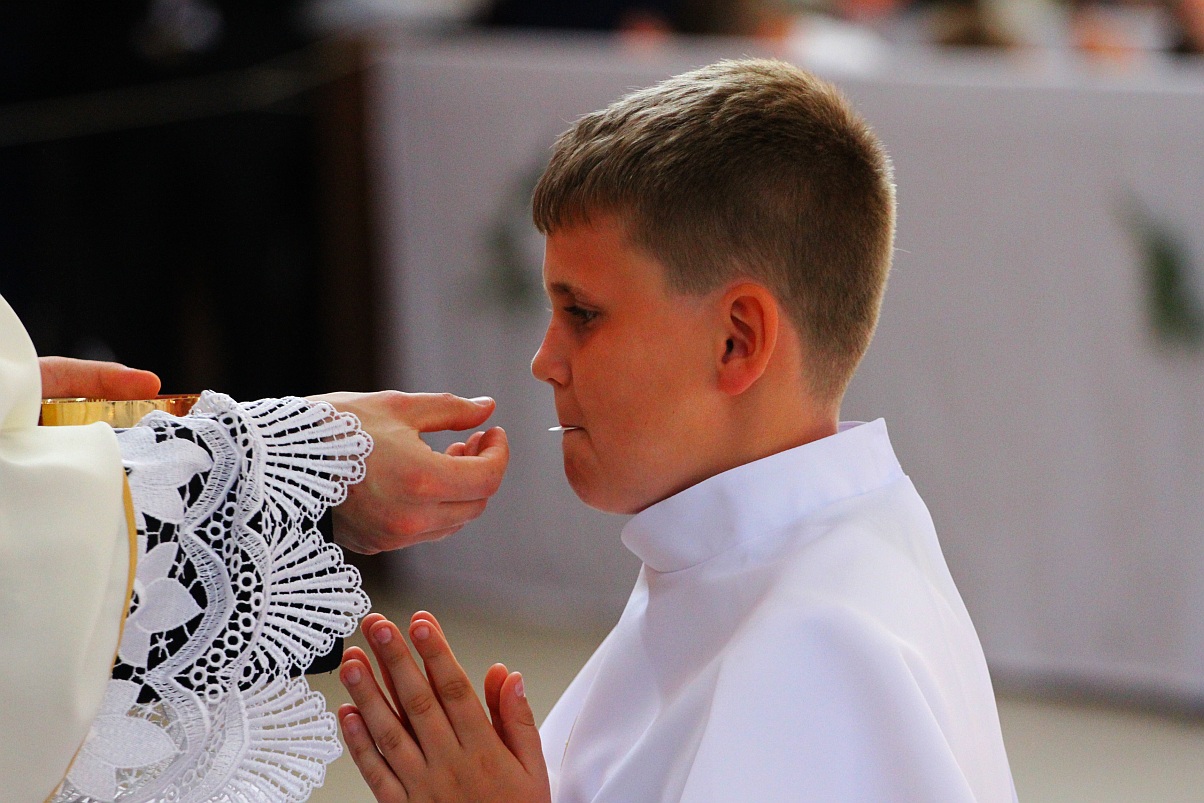 Pierwsza Komunia święta w kościele Matki Bożej Królowej Polski