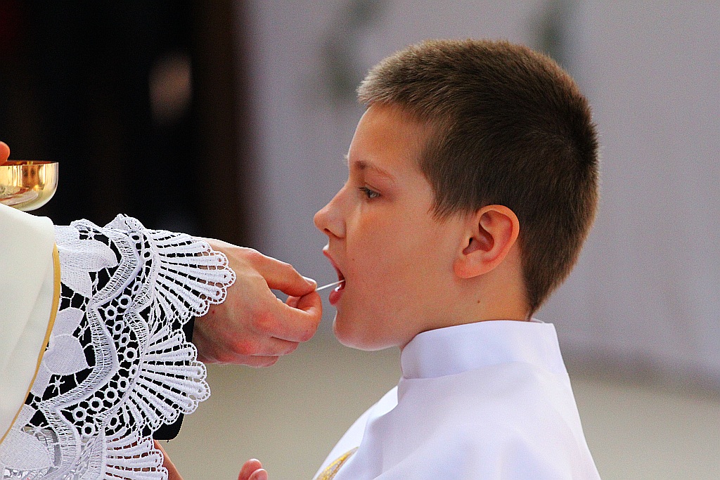 Pierwsza Komunia święta w kościele Matki Bożej Królowej Polski
