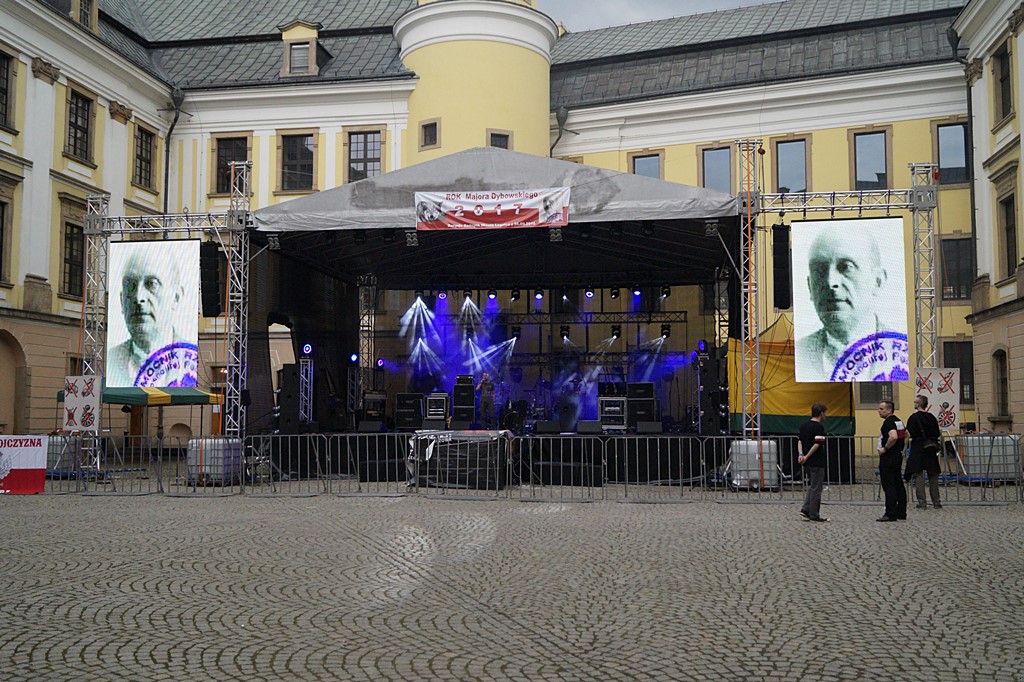 Koncert „Muzyka Wyklęta” na dziedzińcu Akademii Rycerskiej