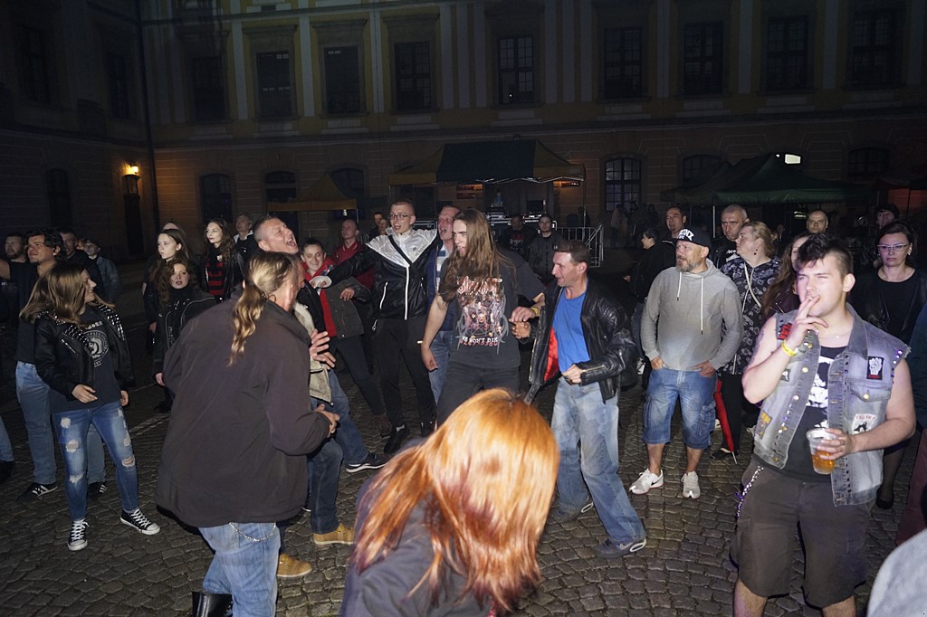 Koncert „Muzyka Wyklęta” na dziedzińcu Akademii Rycerskiej