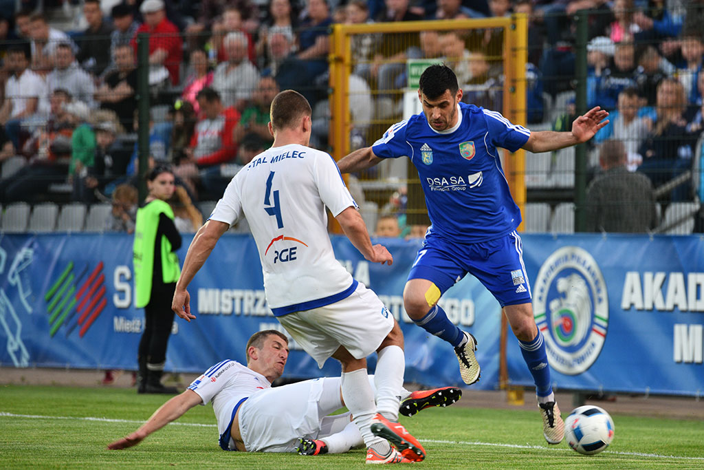 Bardzo bolesna porażka piłkarzy Miedzi Legnica ze Stalą Mielec