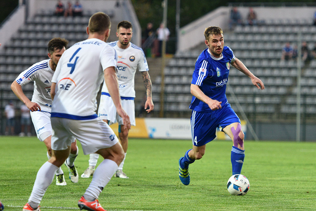 Bardzo bolesna porażka piłkarzy Miedzi Legnica ze Stalą Mielec