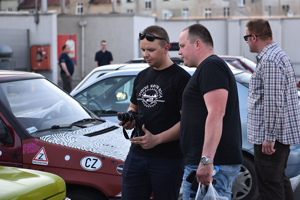 Podniebne spotkanie Legnickich Klasyków Nocą na dachu galerii