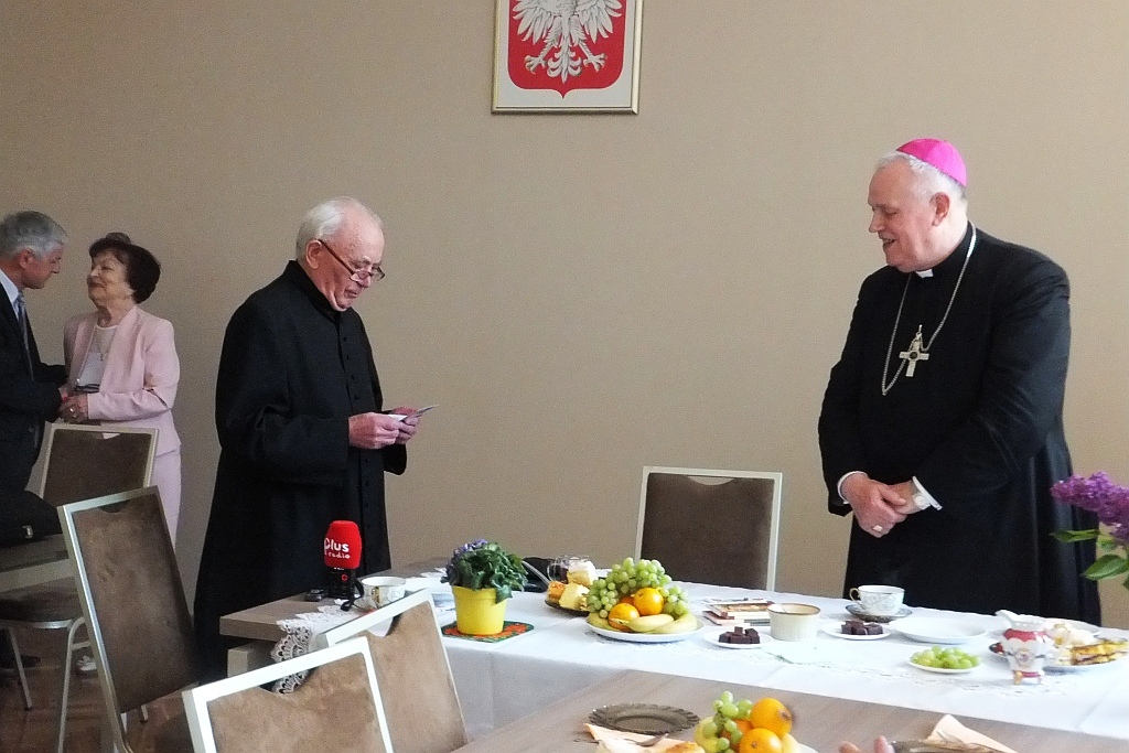 Biskup Kiernikowski spotkał się z legnickimi Sybirakami