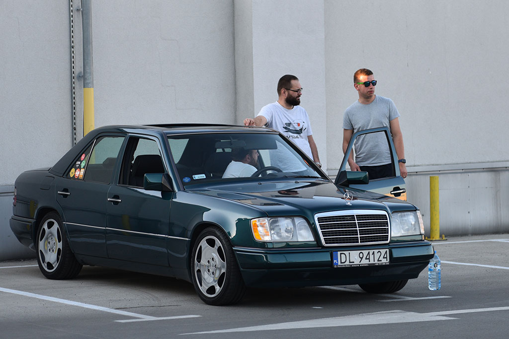 Podniebne spotkanie Legnickich Klasyków Nocą na dachu galerii