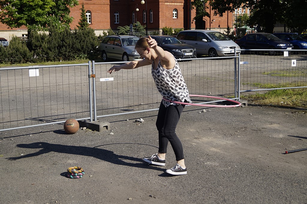 Pokazy medyczne i sportowe zabawy przed koncertami w kampusie