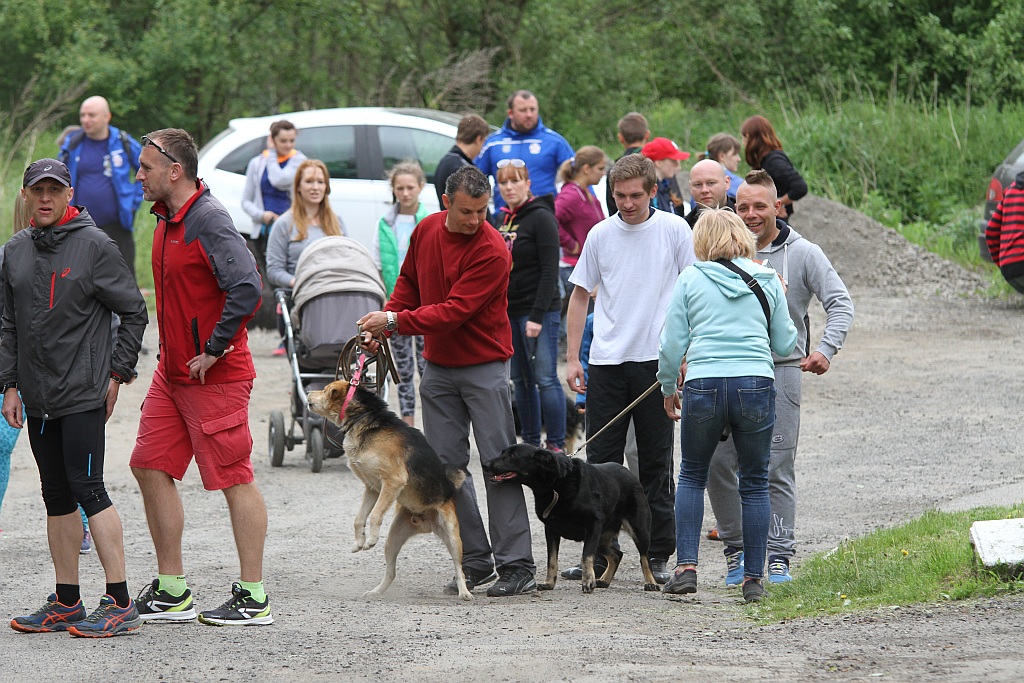 Kilkadziesiąt osób wzięło udział w drugiej edycji Biegu na 6 łap