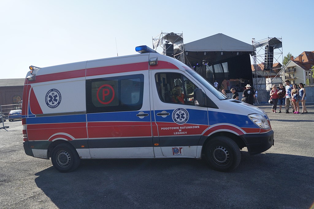 Pokazy medyczne i sportowe zabawy przed koncertami w kampusie