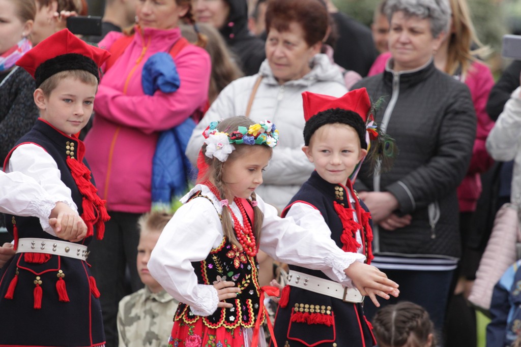 Setki osób na wielkiej majówce nad Jeziorem Kunickim