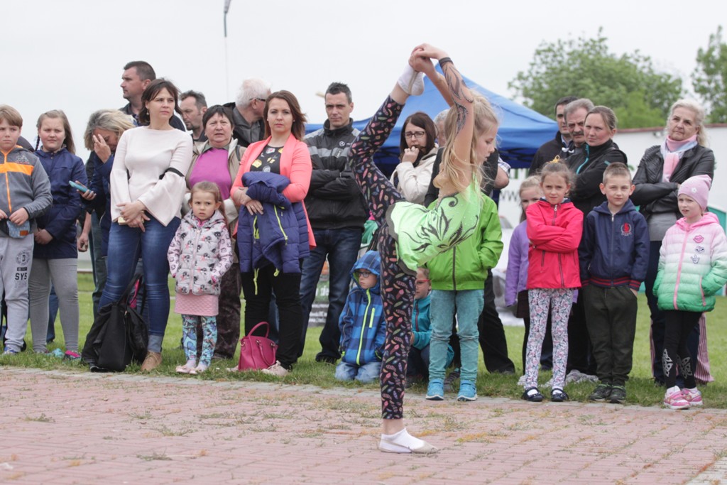 Setki osób na wielkiej majówce nad Jeziorem Kunickim