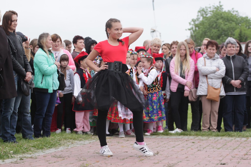 Setki osób na wielkiej majówce nad Jeziorem Kunickim
