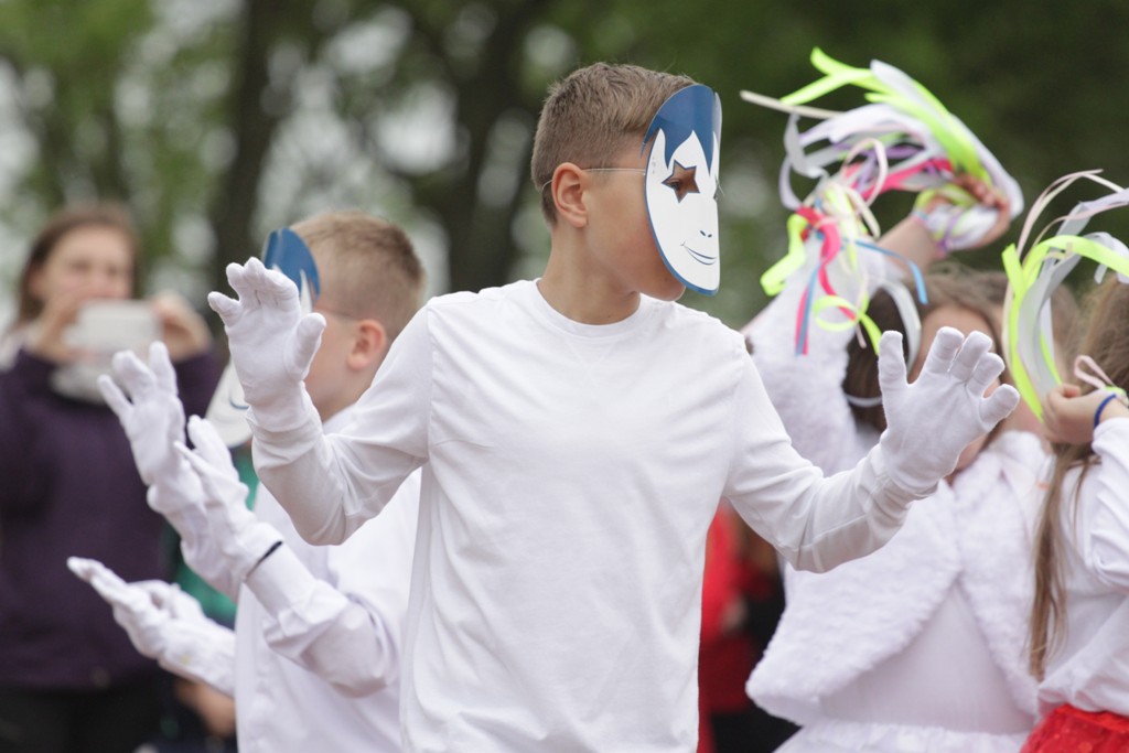Setki osób na wielkiej majówce nad Jeziorem Kunickim